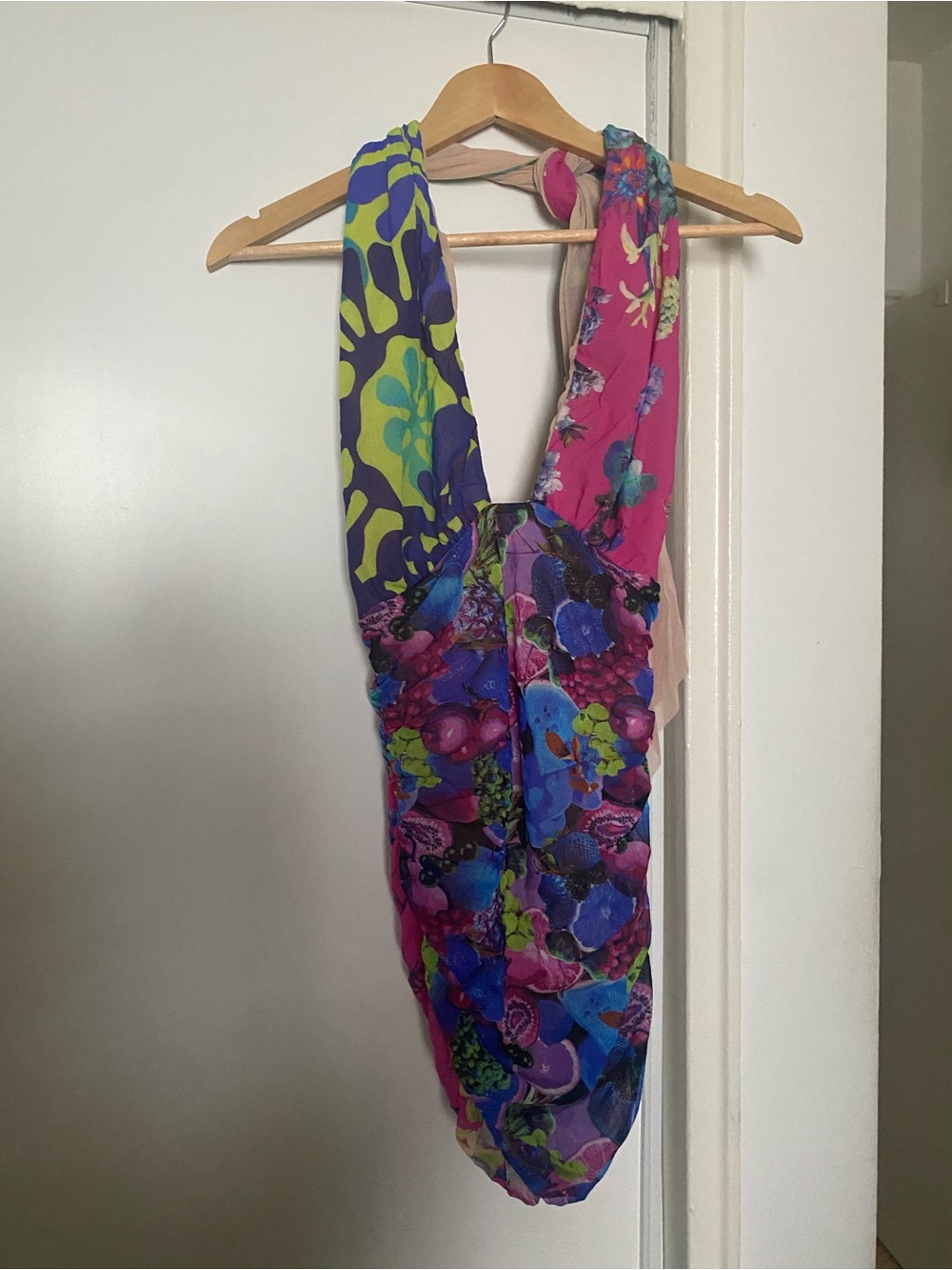 FUZZI Vibrant Multicolor mix pattern Floral Halter top